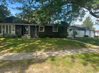 8220 25th Ct, Kenosha, WI 53143