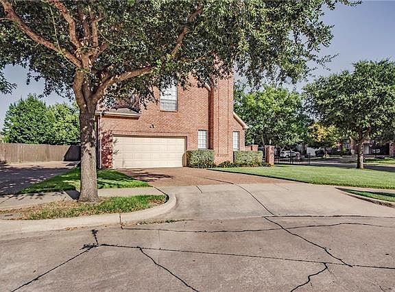 4th image of 2908 Waterford Dr