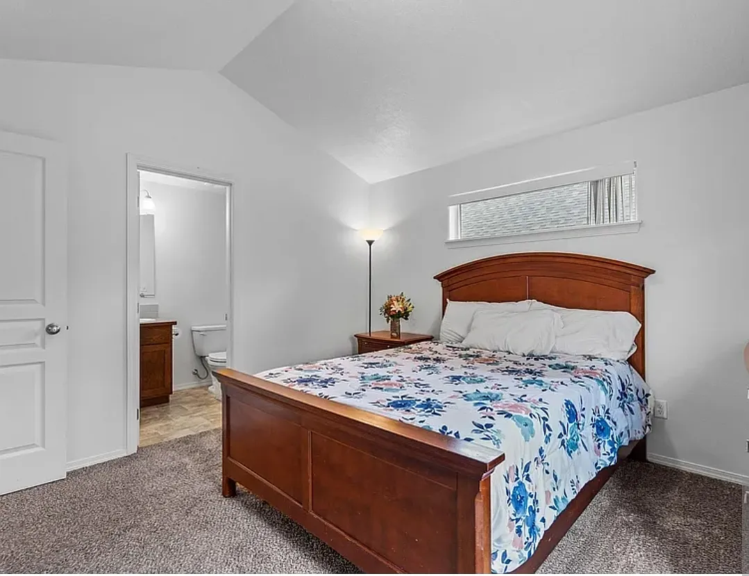 2 bed, 1024 sqft, $2,450 — Photo 3
