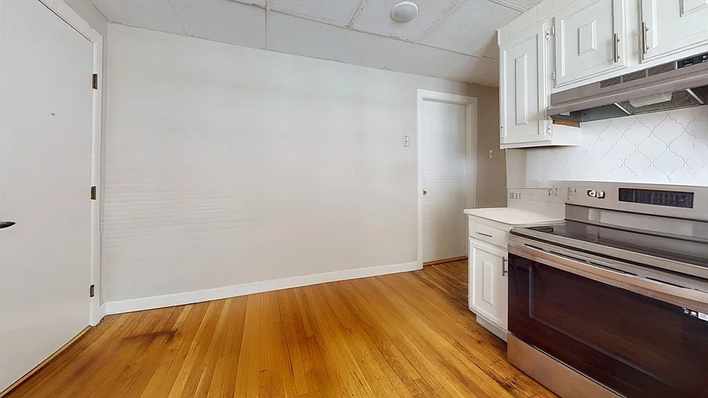 3 bed, 850 sqft, $3,125 — Photo 4