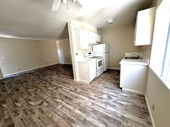 5th image of 303 Chiquita Ave #13