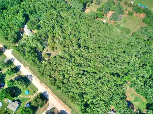 4 Quailwood Run, Tecumseh, OK 74873