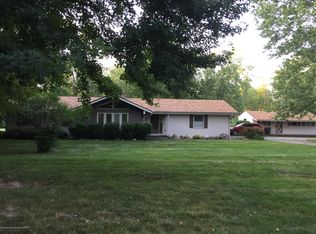 805 E Dill Dr, Dewitt, MI 48820