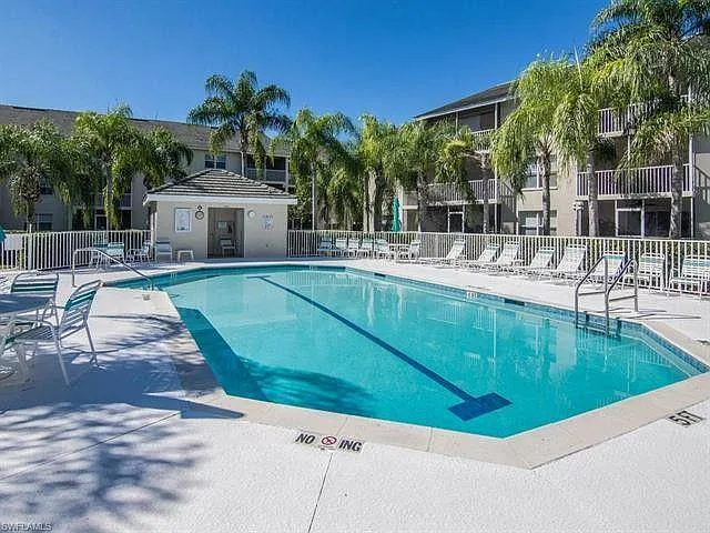 2 bed, 1353 sqft, $2,395 — Photo 3