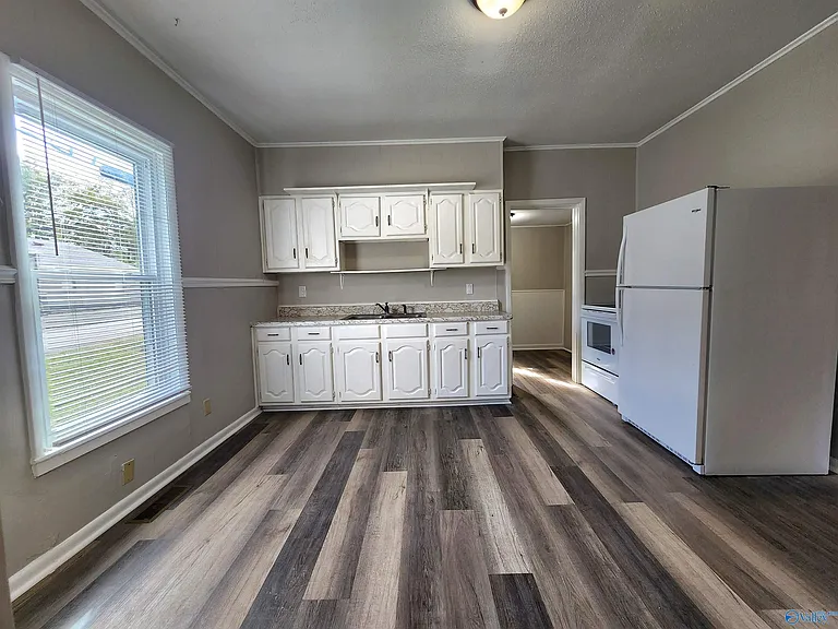 1426 Stevens Ave NE — Photo 8