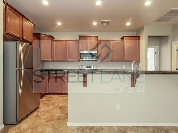 5th image of 7841 W Peck Dr