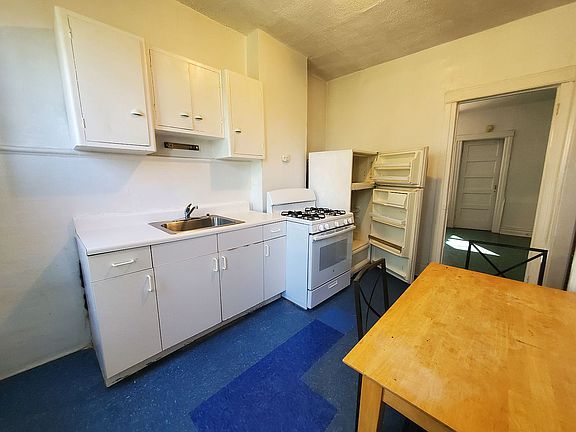 2nd image of 3015 42nd St APT 3