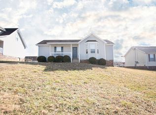 305 Congressman Dr, Clarksville, TN 37042