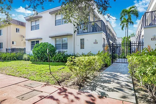 974 Biarritz Dr #11 Photo 1 974 Biarritz Dr #11 Photo 1