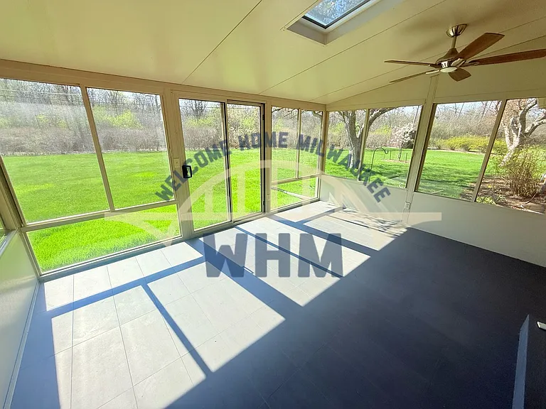 8575 N Hawthorne Rd — Photo 4