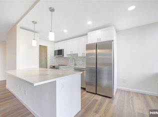 200 Winston Dr APT 1001, Cliffside Park, NJ 07010