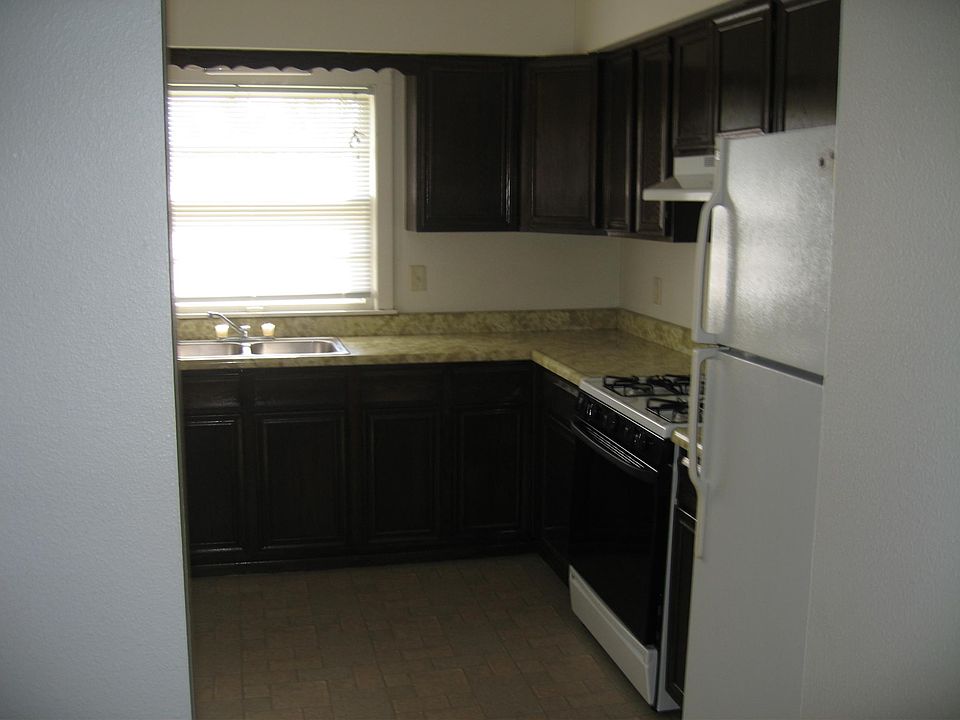 2nd image of 102 Cedar Dr #16