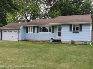 1425 Cloverleaf Rd, Lansing, MI 48906