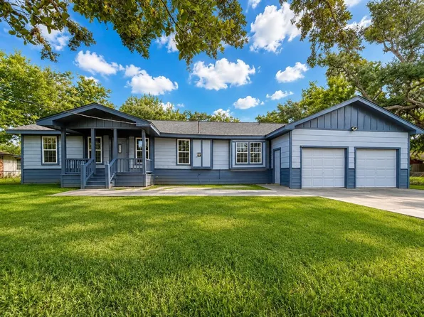 316 Riley Rd, Clute, TX 77531