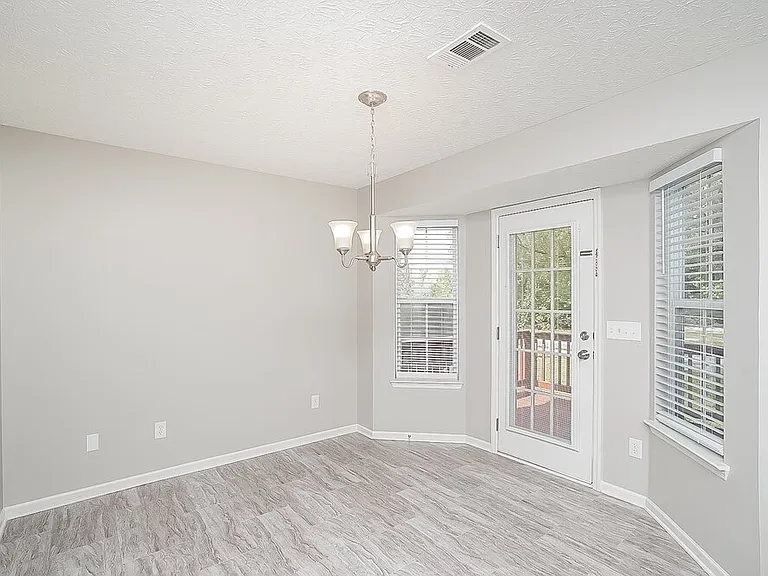 400 Hunters Path Ct — Photo 7