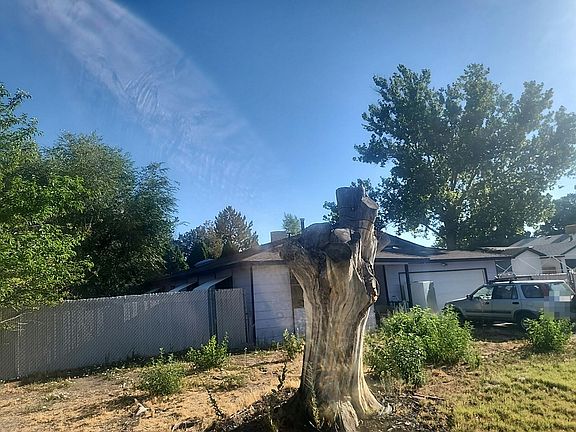 3rd image of 3084 Evanston Ave