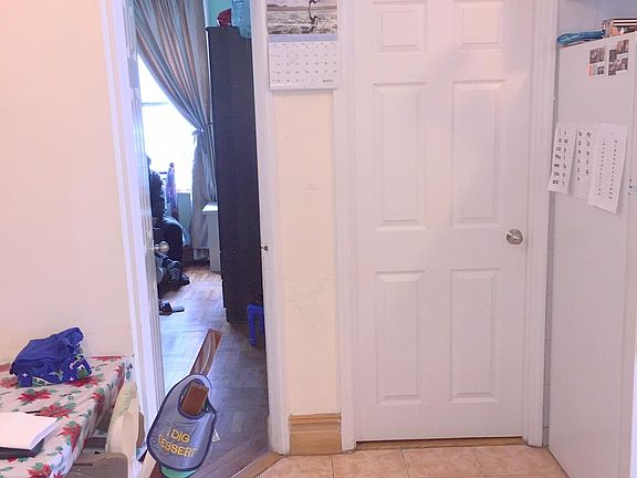 2 separate rooms with doors