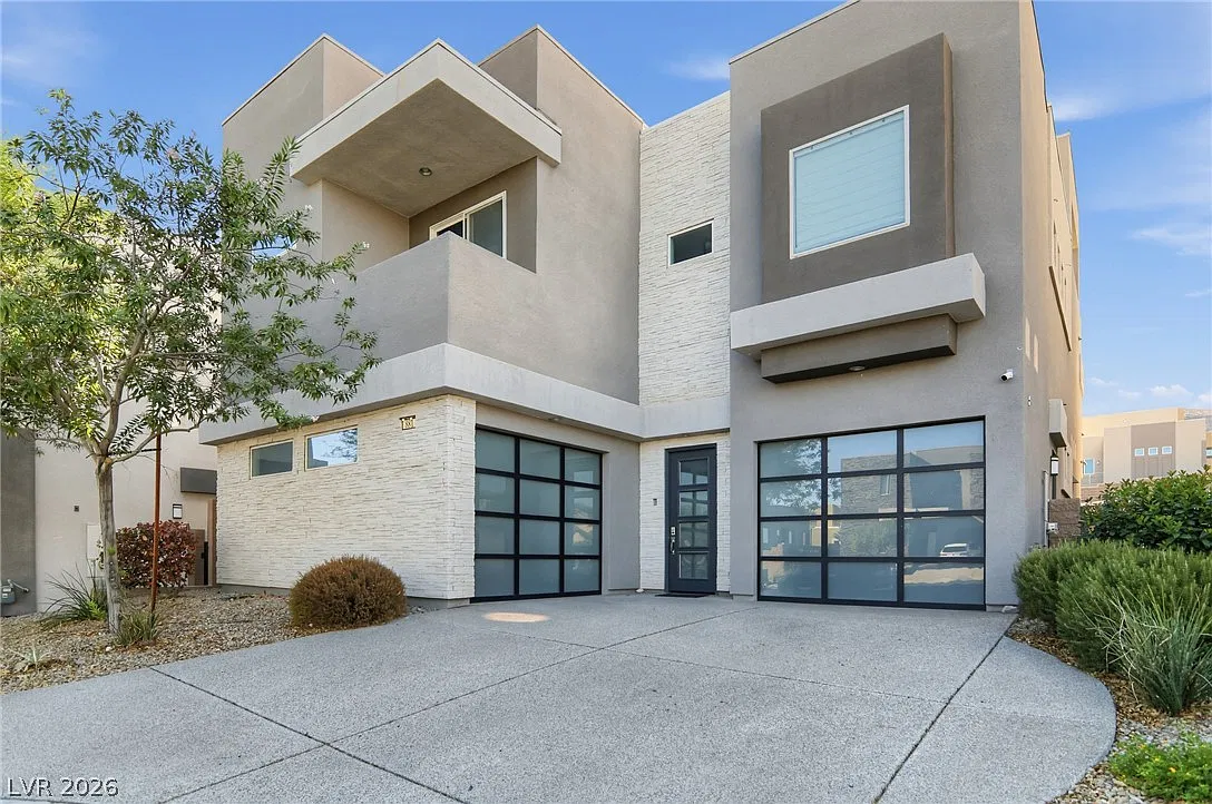4 bed, 5.0 bath, 3266 sqft, $7,040 — Photo 1