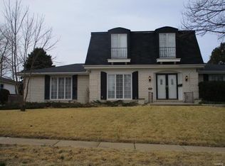 2095 Aqueduct Dr, Florissant, MO 63033