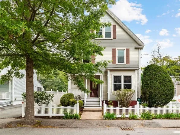 6 Francis Ave, Wakefield, MA 01880