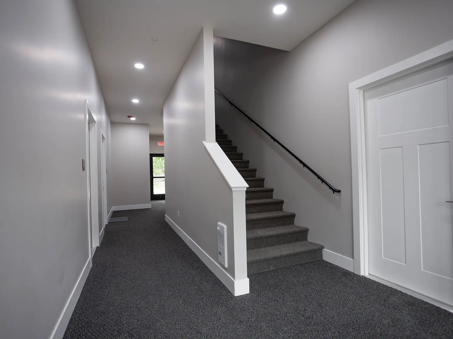 Riverbend Apartments — Photo 2