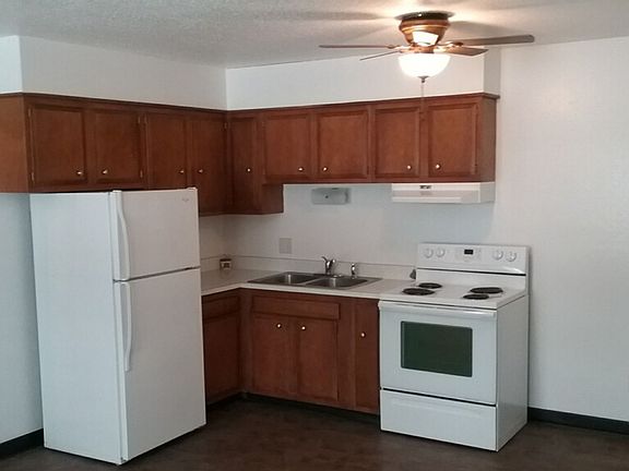 5th image of 201 S 3rd St APT 12