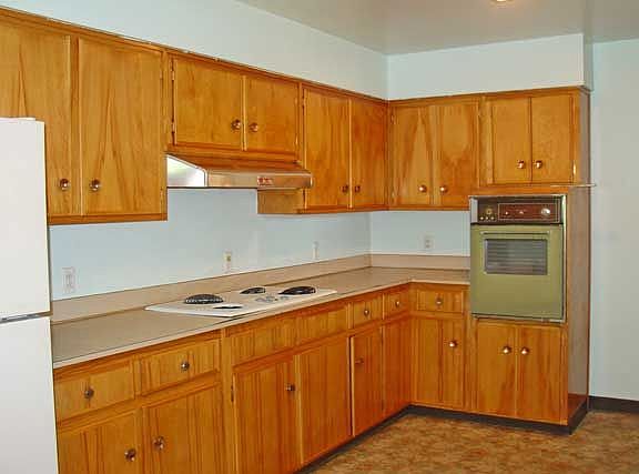 4th image of 118 Grand Ave APT A