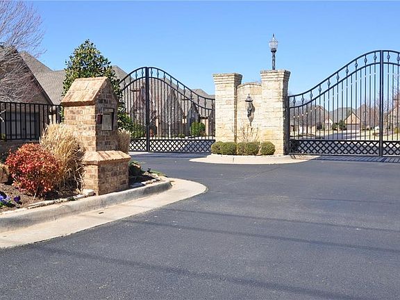 4th image of 11812 Volterra Way