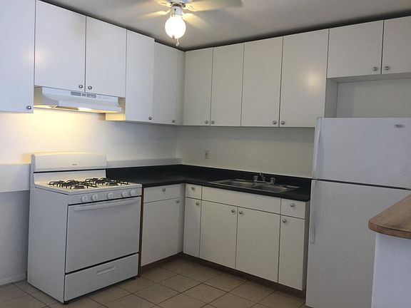 2nd image of 2095 Sunrise Ln APT D