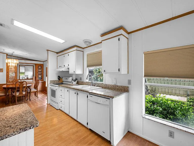 7894 SE Saratoga Dr E — Photo 16