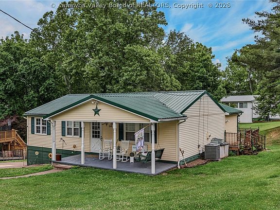 2nd image of 114 N Arthur Dr