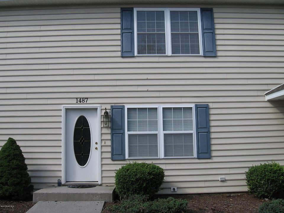 1st image of 1487 Scott St