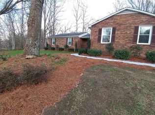 1467 Spring Hill Cir, Kernersville, NC 27284