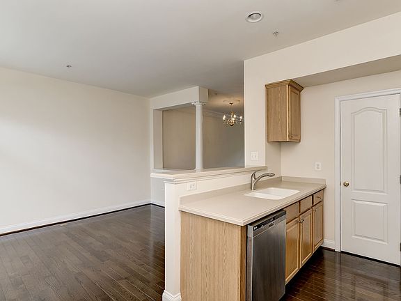 5th image of 112 Elmcroft Blvd