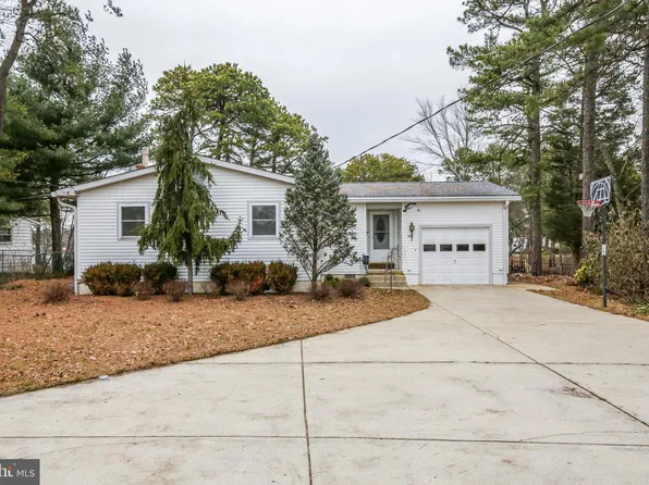 303 Chippewa Trl, Browns Mills, NJ 08015