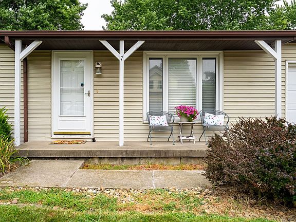 2nd image of 7 Cedar Ct
