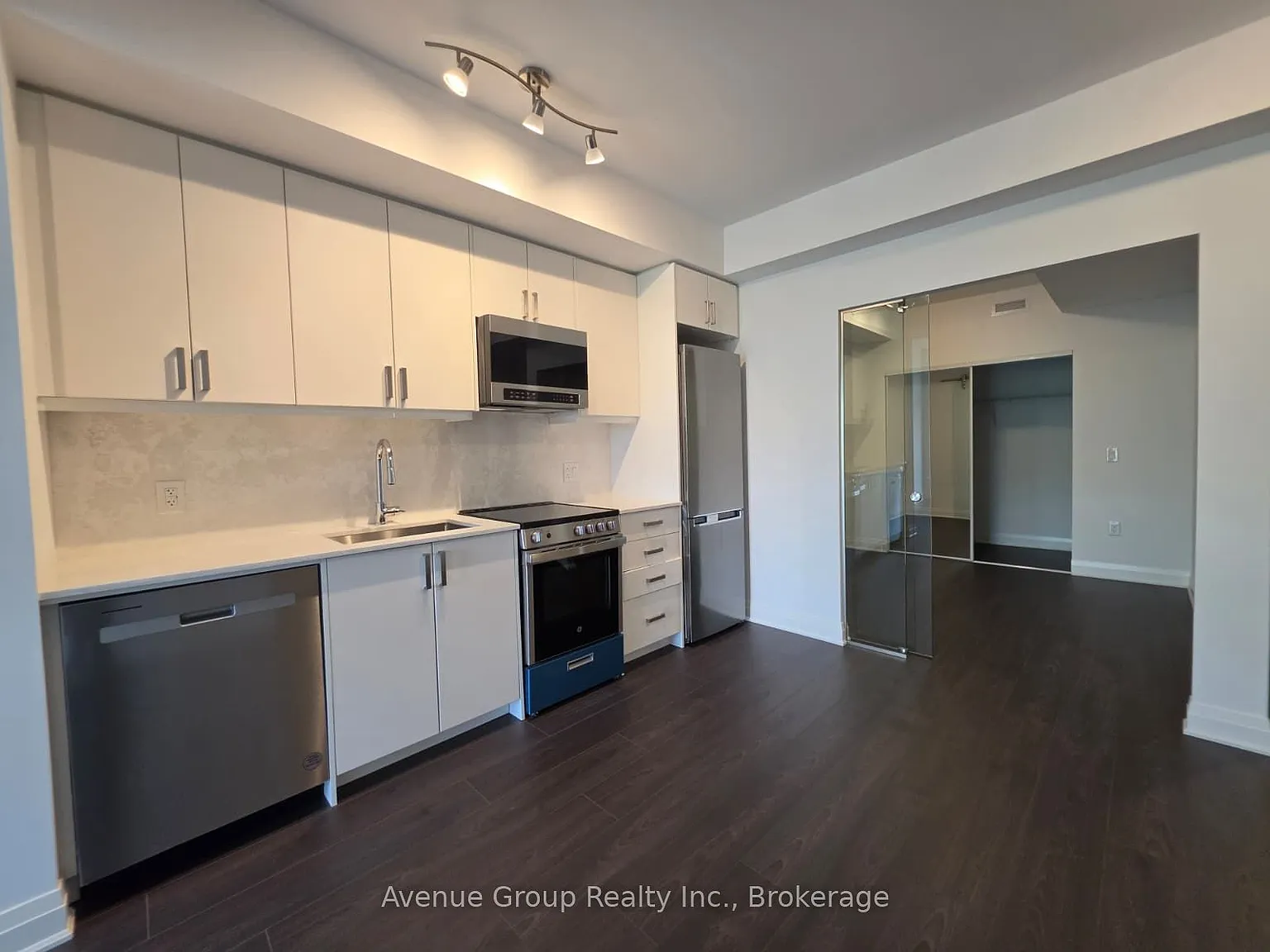 Westmount Boutique Residences — Photo 4