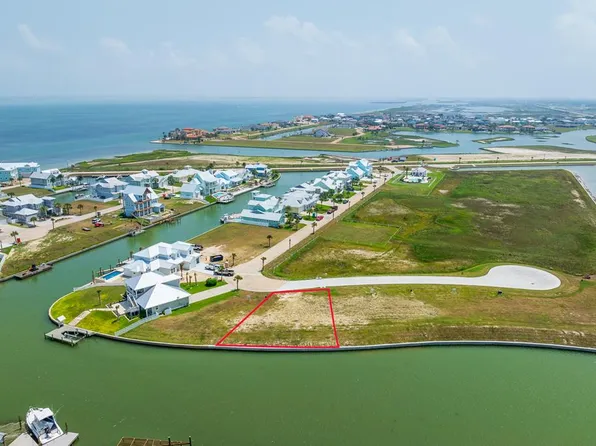 1049 Fiji Dr, Rockport, TX 78382