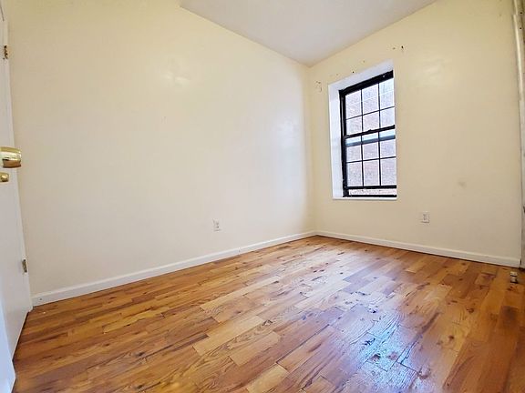 4th image of 1298 De Kalb Ave #5B