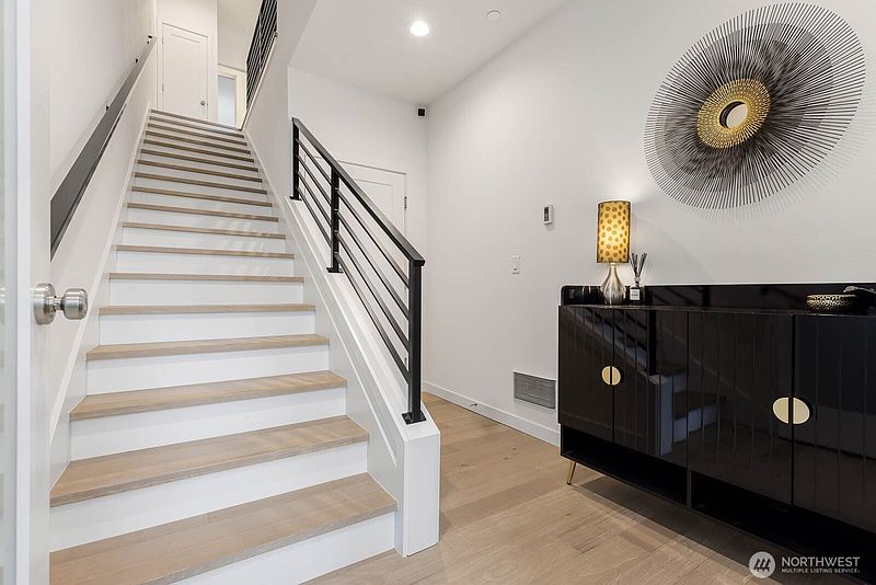5th image of 18303 96th Avenue NE #B
