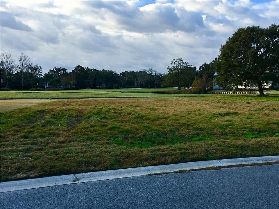 2nd image of 115 Country Club Dr