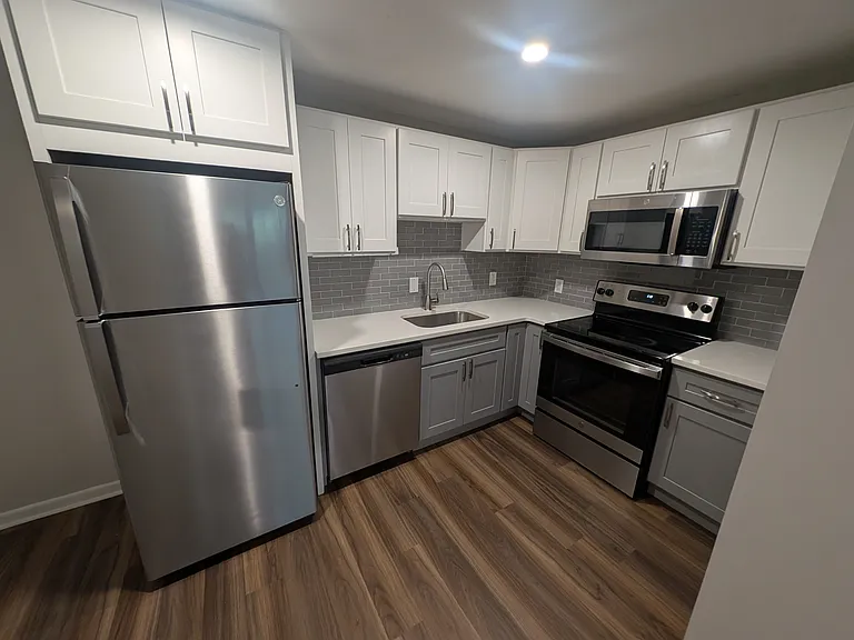 60 Goldthwaite Rd — Photo 1