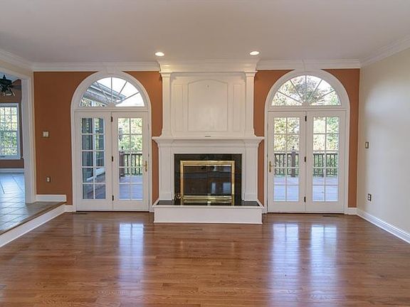 5th image of 219 Alaqua Dr