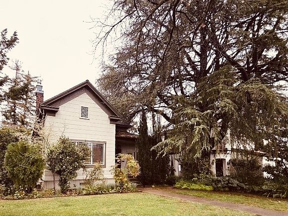 2nd image of 1318 Trinity St