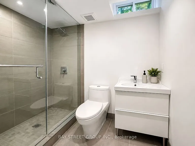 3168 Cabano Cres — Photo 33