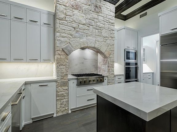 4th image of 6644 Whispering Woods Ct