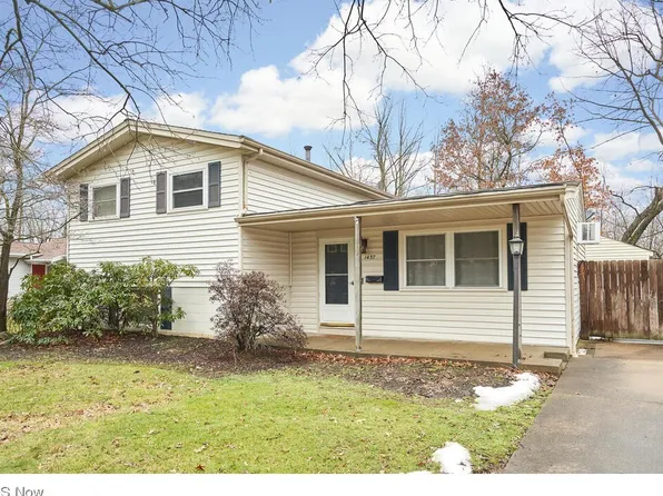 1437 Barcelona Dr, Akron, OH 44313