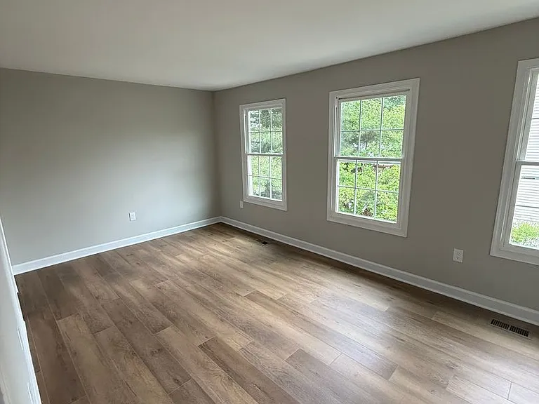 5853 Suitland Rd — Photo 22