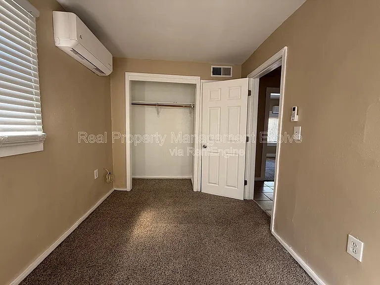 1437 E Polk St #2 — Photo 9