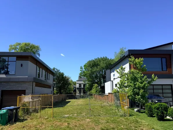 755 Montbeck Cres, Mississauga, ON L5G 1N8